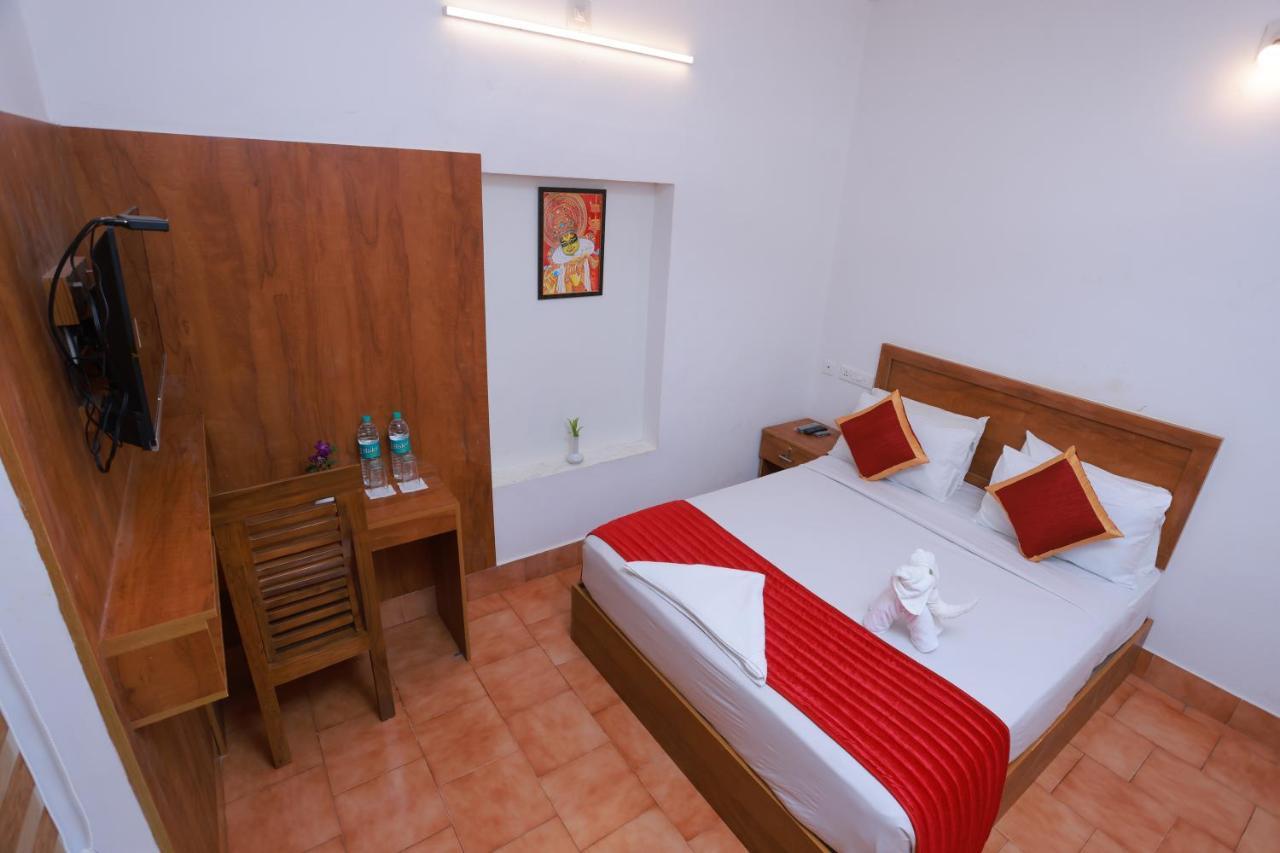 Malavikas Black Beach Resort Varkala Εξωτερικό φωτογραφία