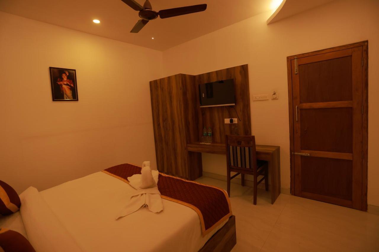 Malavikas Black Beach Resort Varkala Εξωτερικό φωτογραφία