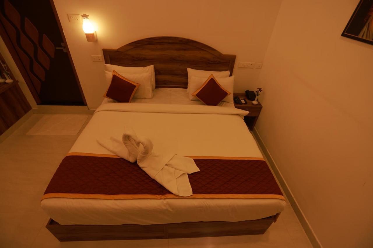 Malavikas Black Beach Resort Varkala Εξωτερικό φωτογραφία