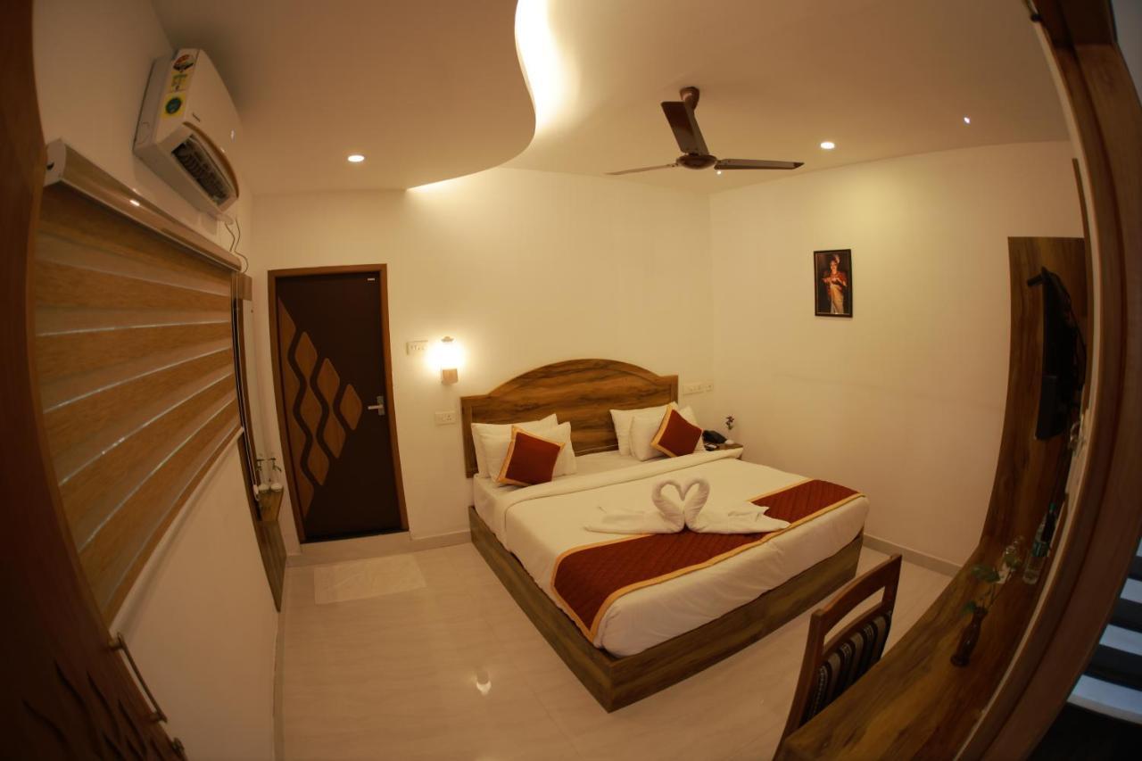 Malavikas Black Beach Resort Varkala Εξωτερικό φωτογραφία