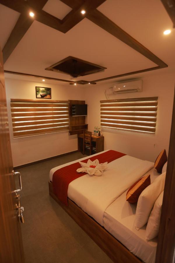 Malavikas Black Beach Resort Varkala Εξωτερικό φωτογραφία